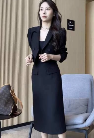 Elegant Korean Style Plus Size Two-Piece Set – Blazer & Skirt Combo